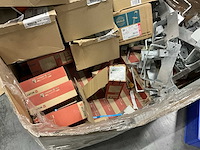 Partij installatie-/ bevestigingsmateriaal - afbeelding 5 van  14