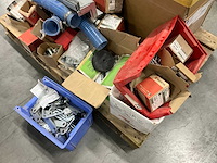 Partij installatie-/ bevestigingsmateriaal - afbeelding 13 van  14