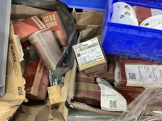 Partij installatie-/ bevestigingsmateriaal - afbeelding 2 van  12