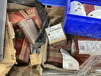 Partij installatie-/ bevestigingsmateriaal - afbeelding 2 van  12