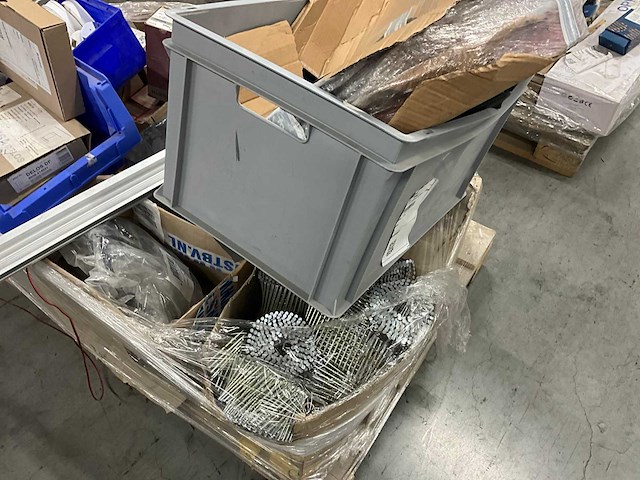 Partij installatie-/ bevestigingsmateriaal - afbeelding 4 van  12