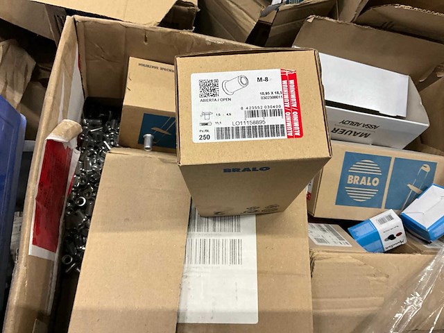 Partij installatie-/ bevestigingsmateriaal - afbeelding 6 van  12