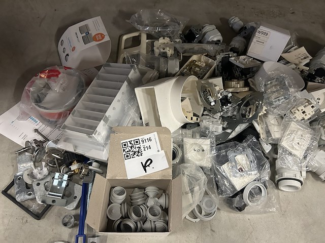 Partij installatie- en schakelmateriaal - afbeelding 2 van  9
