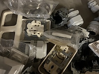 Partij installatie- en schakelmateriaal - afbeelding 8 van  9