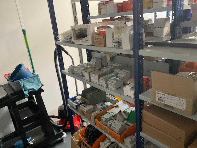 Partij installatie automaten - afbeelding 1 van  7