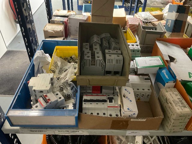 Partij installatie automaten - afbeelding 2 van  7