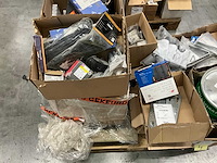 Partij installatie materiaal - afbeelding 2 van  5