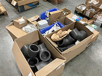 Partij installatie materiaal - afbeelding 1 van  9