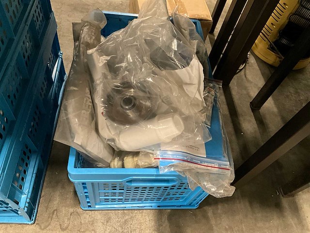 Partij installatie materiaal - afbeelding 2 van  6