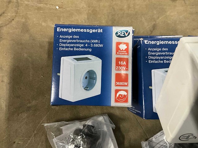 Partij installatie materiaal - afbeelding 2 van  5