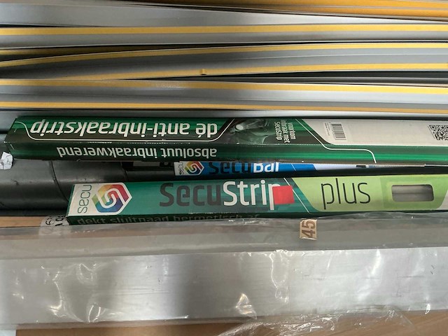 Partij installatie materiaal - afbeelding 2 van  5