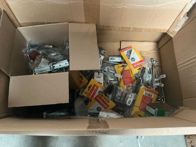 Partij installatie materiaal - afbeelding 2 van  7