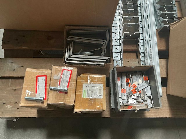 Partij installatie materiaal - afbeelding 5 van  7