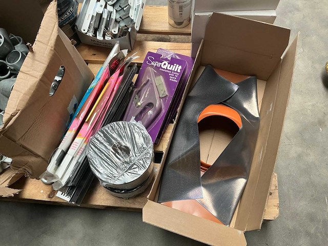 Partij installatie materiaal - afbeelding 5 van  11