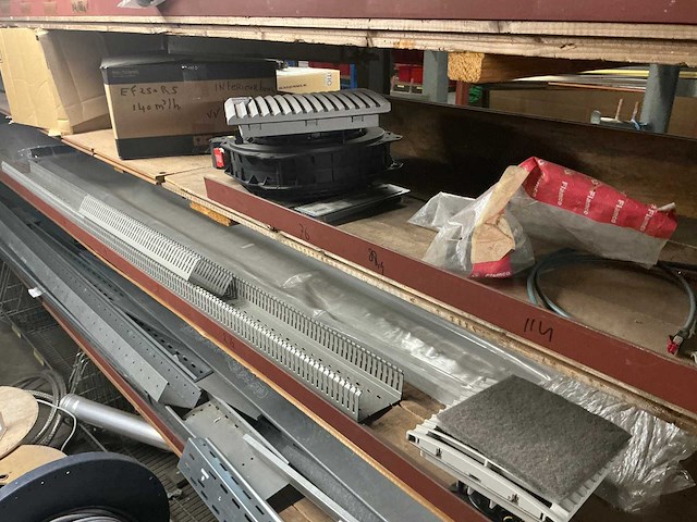Partij installatie materiaal - afbeelding 14 van  78