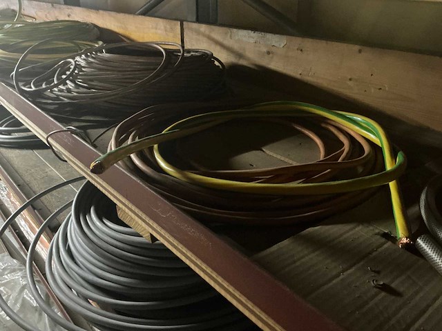 Partij installatie materiaal - afbeelding 28 van  78
