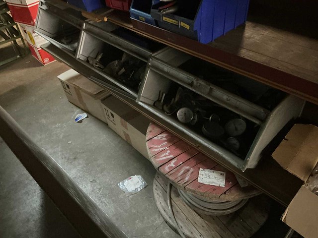 Partij installatie materiaal - afbeelding 33 van  78