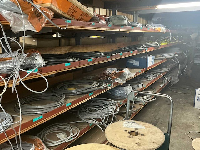 Partij installatie materiaal - afbeelding 38 van  78