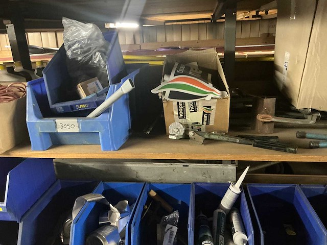 Partij installatie materiaal - afbeelding 50 van  78