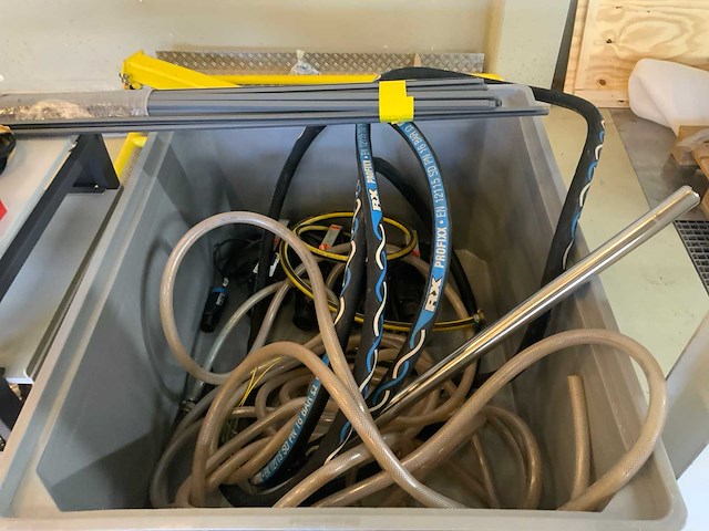 Partij installatie materiaal - afbeelding 3 van  8