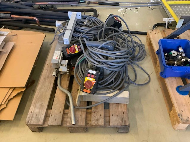 Partij installatie materiaal - afbeelding 5 van  8