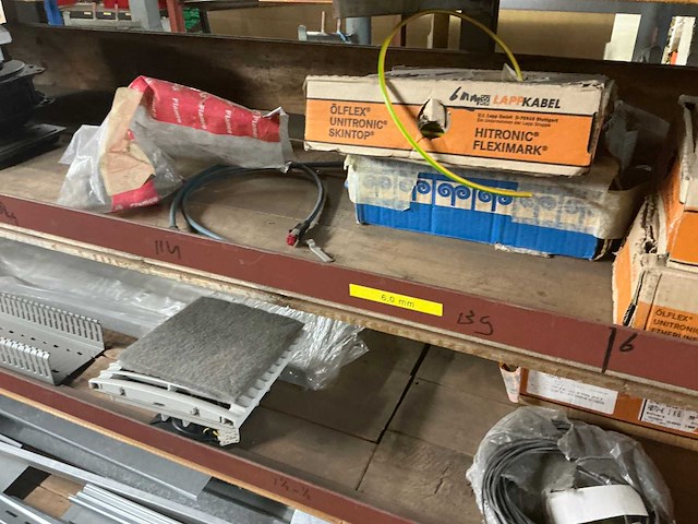 Partij installatie materiaal - afbeelding 14 van  34