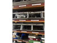 Partij installatie materiaal - afbeelding 29 van  34