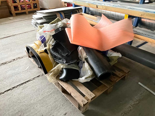 Partij installatie materiaal - afbeelding 4 van  4