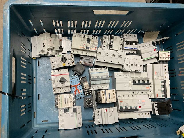 Partij installatie materialen - afbeelding 2 van  5