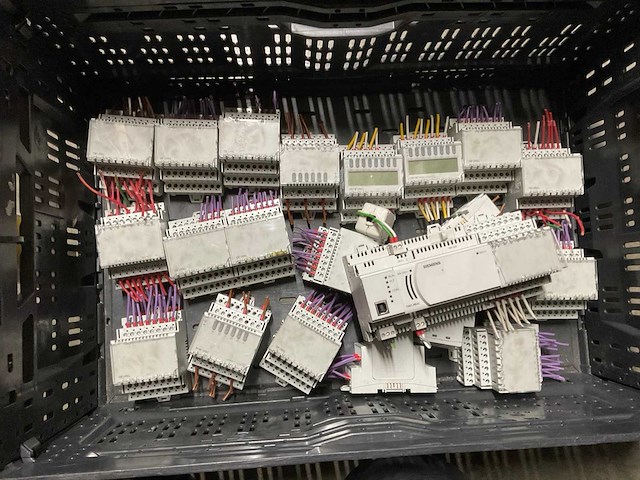 Partij installatie materialen - afbeelding 1 van  4