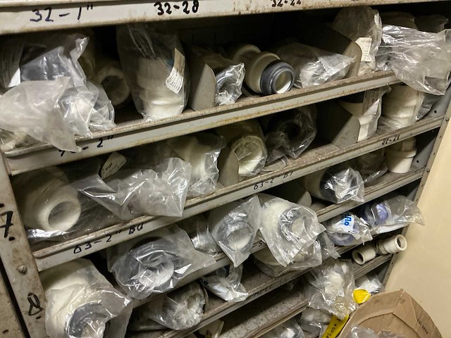 Partij installatie materialen - afbeelding 3 van  25