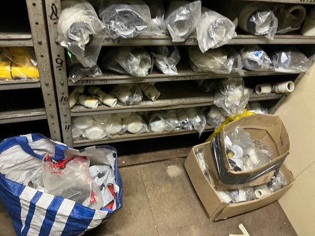 Partij installatie materialen - afbeelding 4 van  25