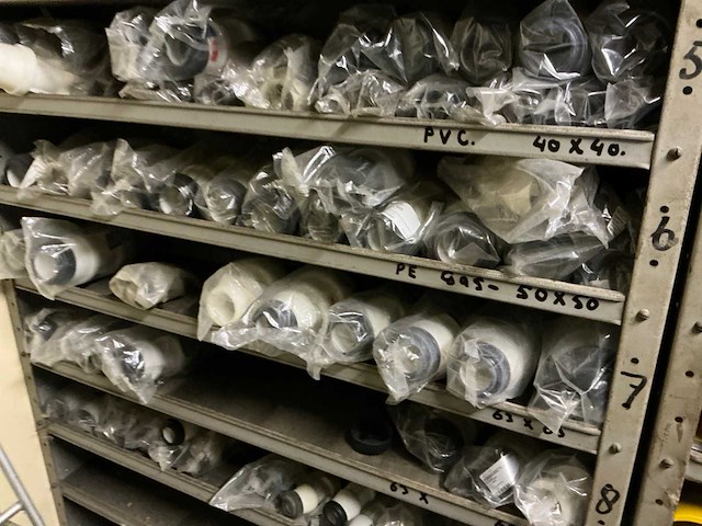 Partij installatie materialen - afbeelding 25 van  25