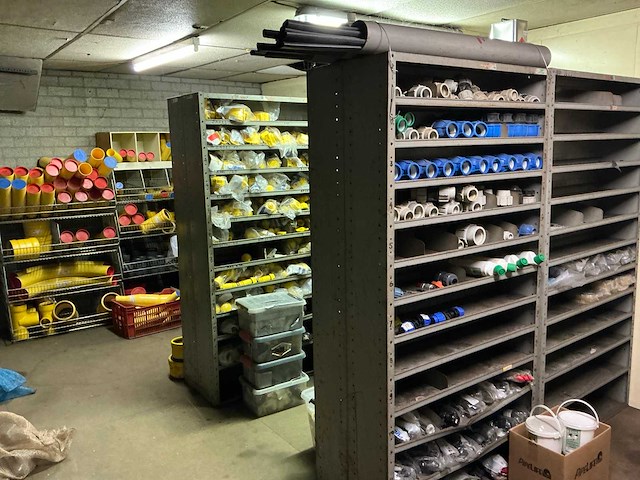 Partij installatie materialen - afbeelding 1 van  25