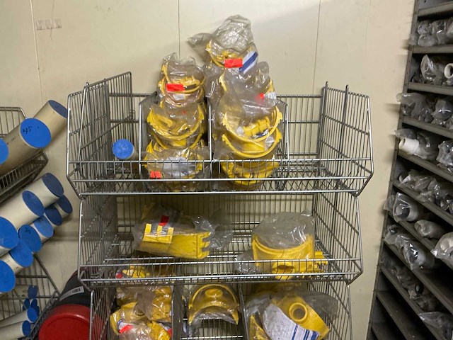 Partij installatie materialen - afbeelding 10 van  25