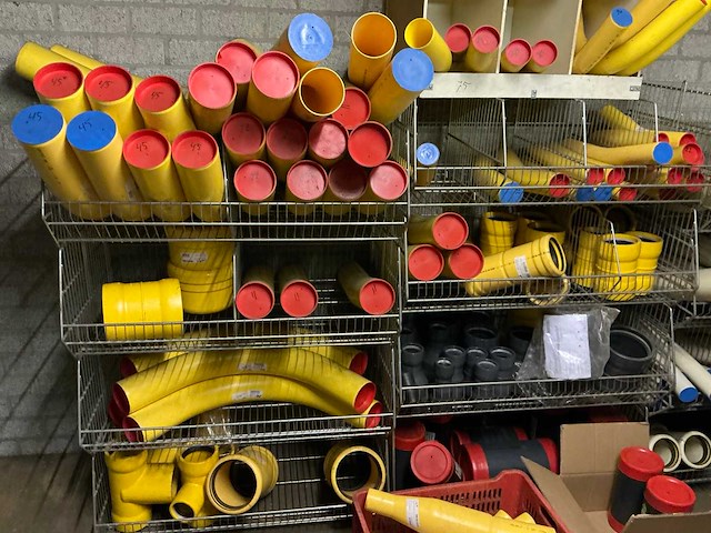 Partij installatie materialen - afbeelding 13 van  25