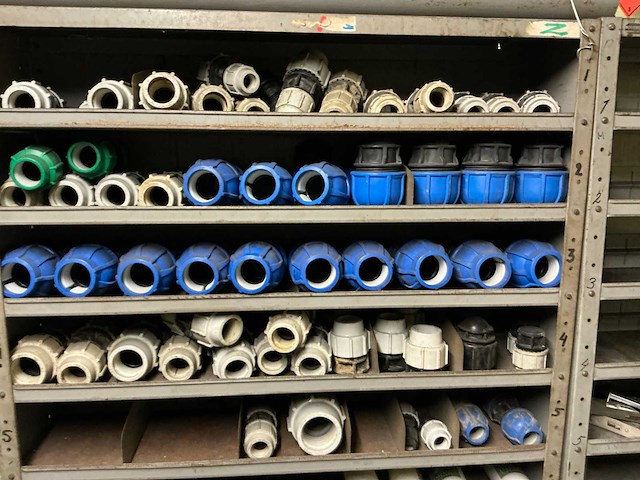Partij installatie materialen - afbeelding 9 van  25
