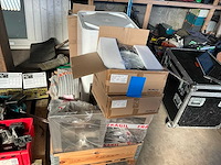 Partij installatie materialen - afbeelding 1 van  11