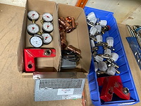 Partij installatie materialen - afbeelding 1 van  1