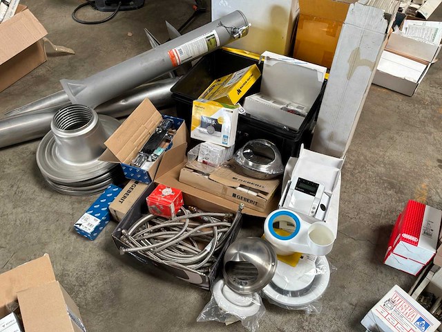 Partij installatie materialen - afbeelding 1 van  4