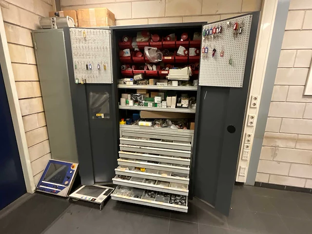 Partij installatie materialen - afbeelding 1 van  12