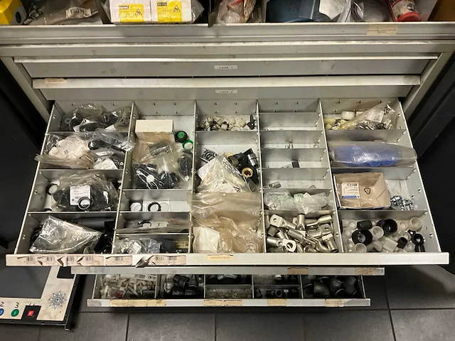 Partij installatie materialen - afbeelding 10 van  12