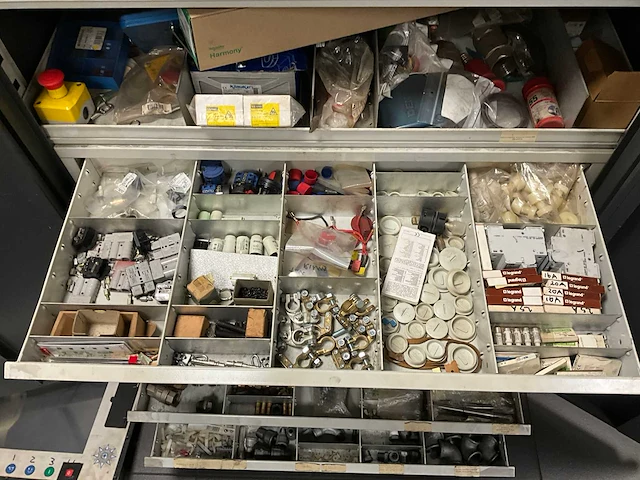 Partij installatie materialen - afbeelding 12 van  12