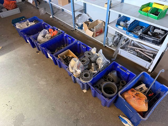Partij installatie onderdelen - afbeelding 1 van  5