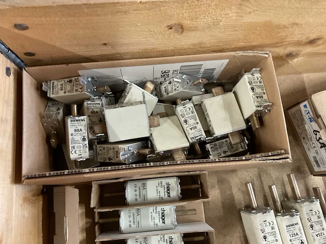 Partij installatieautomaten en meszekeringen - afbeelding 2 van  9
