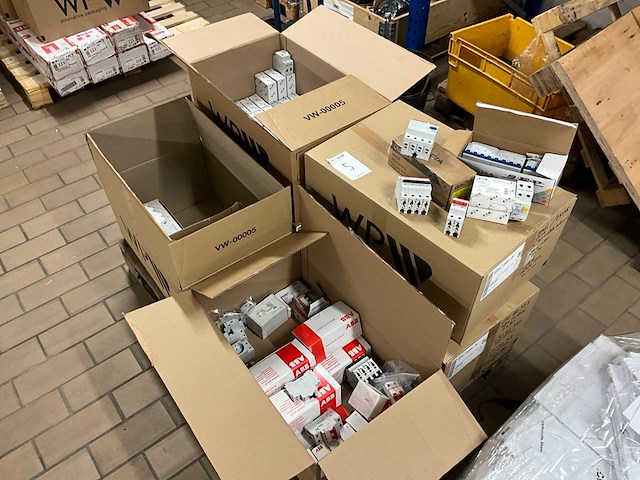 Partij installatieautomaten - afbeelding 2 van  10