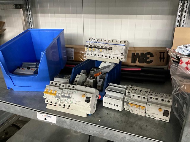 Partij installatieautomaten - afbeelding 1 van  7