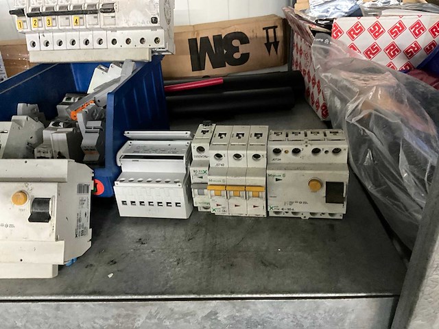 Partij installatieautomaten - afbeelding 2 van  7