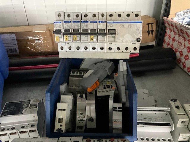 Partij installatieautomaten - afbeelding 4 van  7