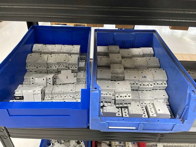 Partij installatieautomaten - afbeelding 2 van  14